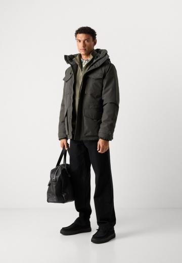 Зимняя куртка