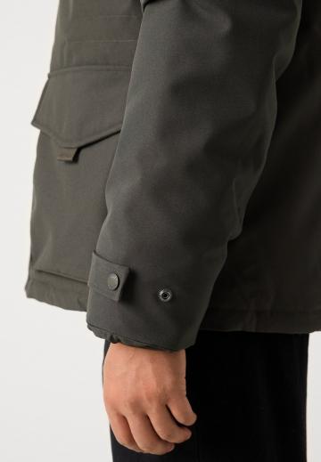 Зимняя куртка