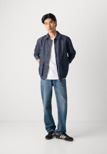 Куртка бомбер