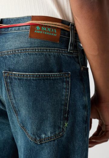 Прямые джинсы