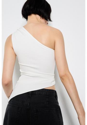 Блузка без рукавов