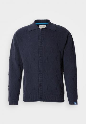 Вязаная кофта