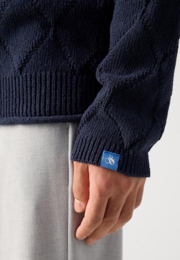 Вязаная кофта