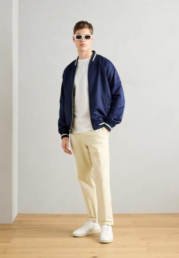 Куртка бомбер