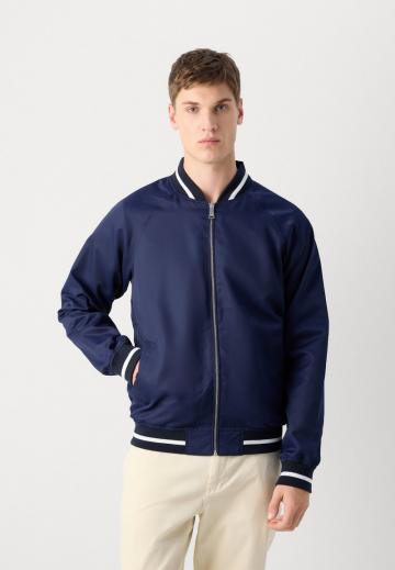 Куртка бомбер