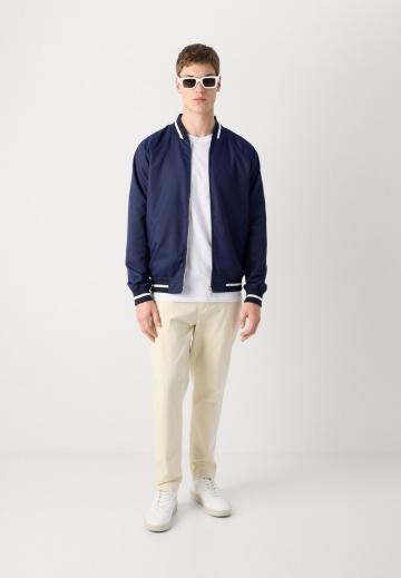 Куртка бомбер