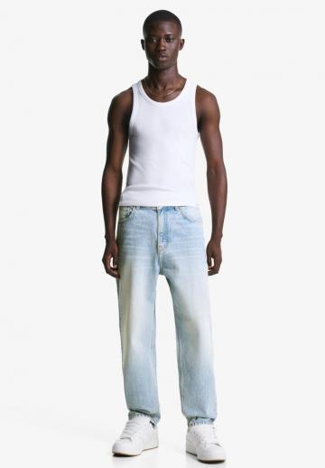 Прямые джинсы