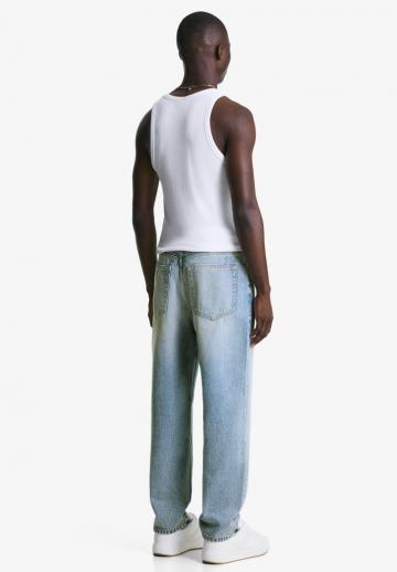 Прямые джинсы