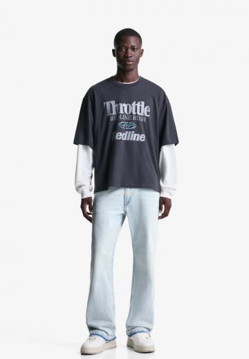 Прямые джинсы