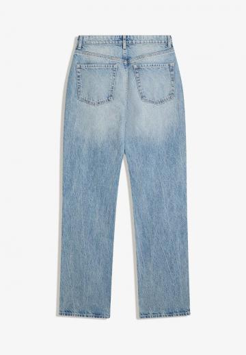 Прямые джинсы