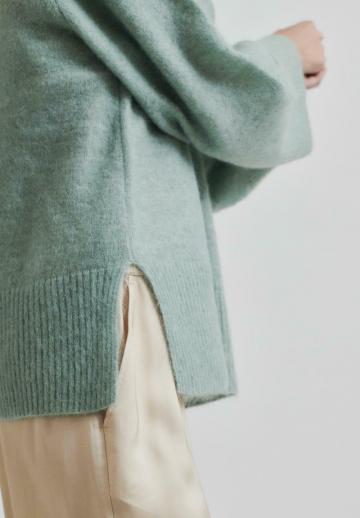 Длинный пуловер