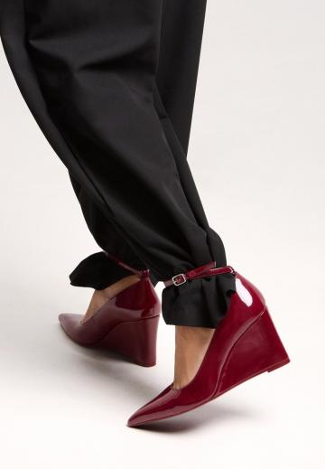 Туфли на танкетке