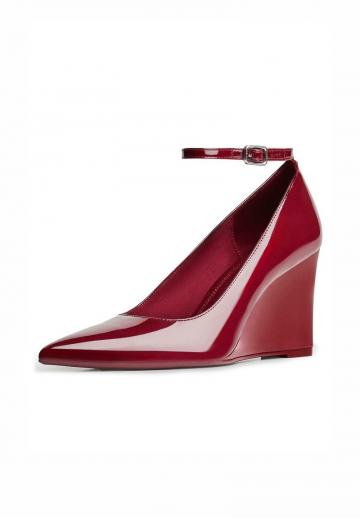 Туфли на танкетке