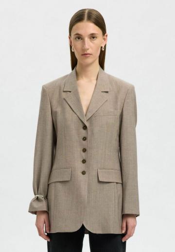 Короткое пальто