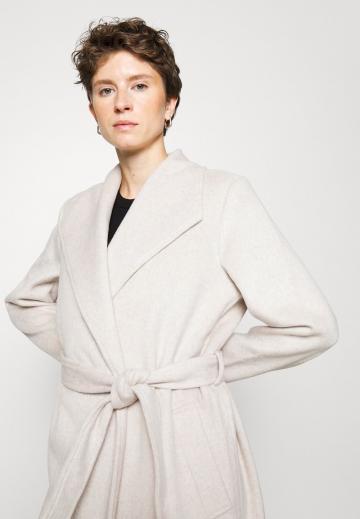 Шерстяное пальто