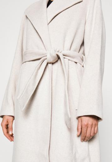 Шерстяное пальто