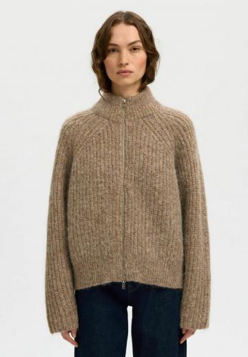 Вязаная кофта