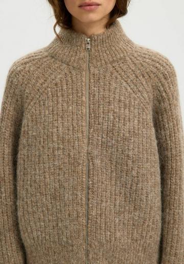 Вязаная кофта