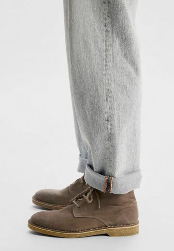 Ботинки на шнуровке