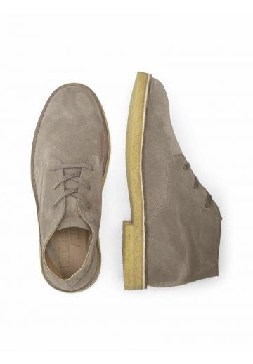 Ботинки на шнуровке