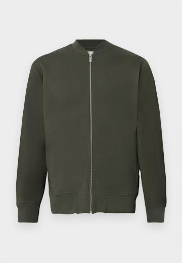 Куртка бомбер