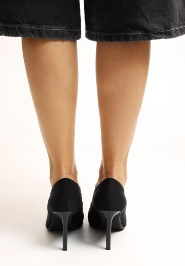 Туфли на высоком каблуке