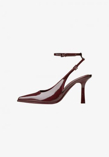 Туфли на высоком каблуке