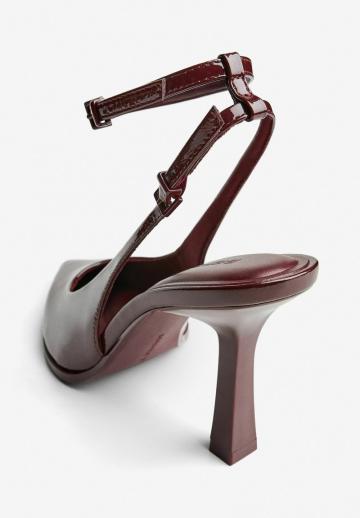 Туфли на высоком каблуке