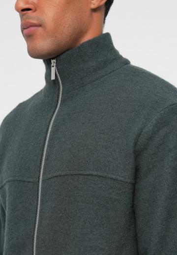 Вязаная кофта