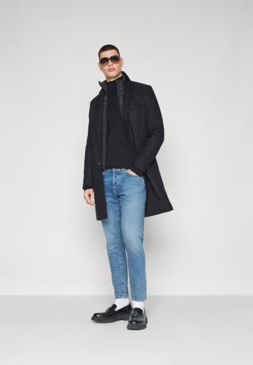 Узкие джинсы