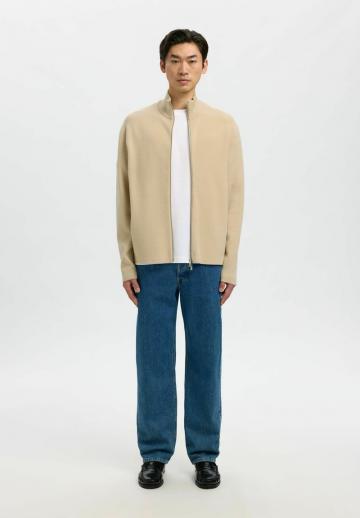 Вязаная кофта