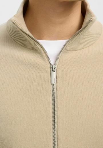 Вязаная кофта