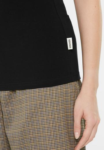 Топ на бретельках