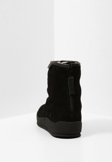 Зимние ботинки