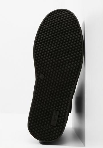 Зимние ботинки