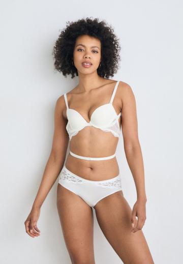 Бюстгальтер без косточек