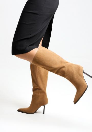 Высокие сапоги