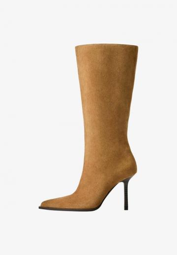 Высокие сапоги