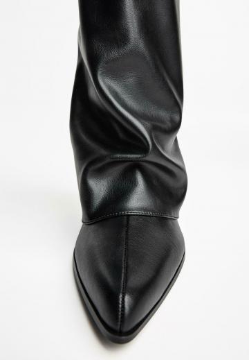 Высокие сапоги