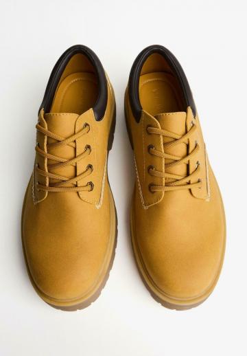 Ботинки на шнуровке