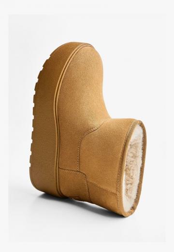 Сапожки на танкетке