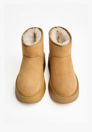 Сапожки на танкетке