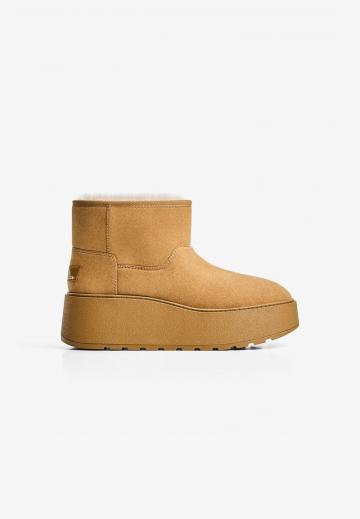 Сапожки на танкетке