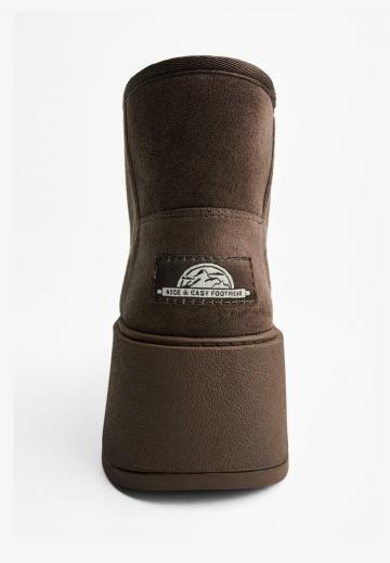 Сапожки на танкетке