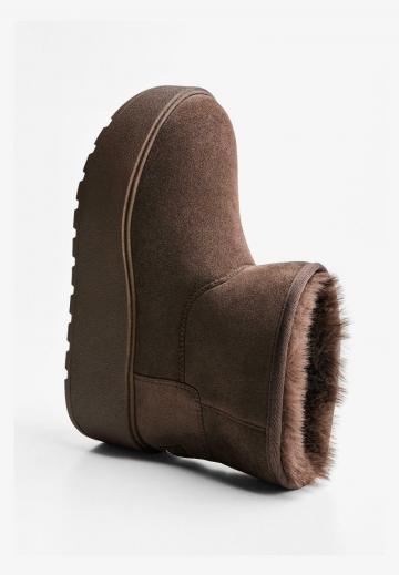 Сапожки на танкетке