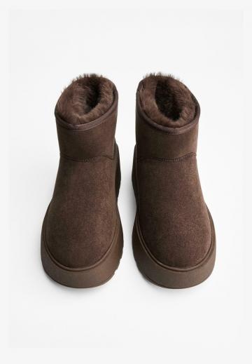 Сапожки на танкетке