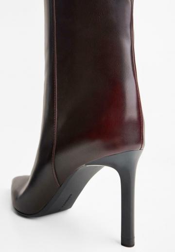 Высокие сапоги