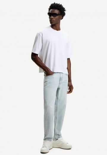 Прямые джинсы