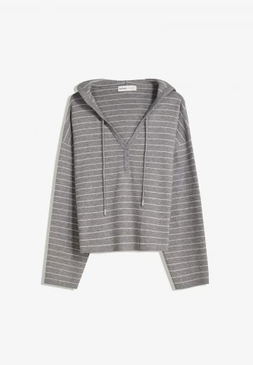 Пуловер с капюшоном