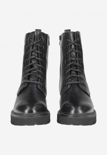 Ботинки на шнуровке